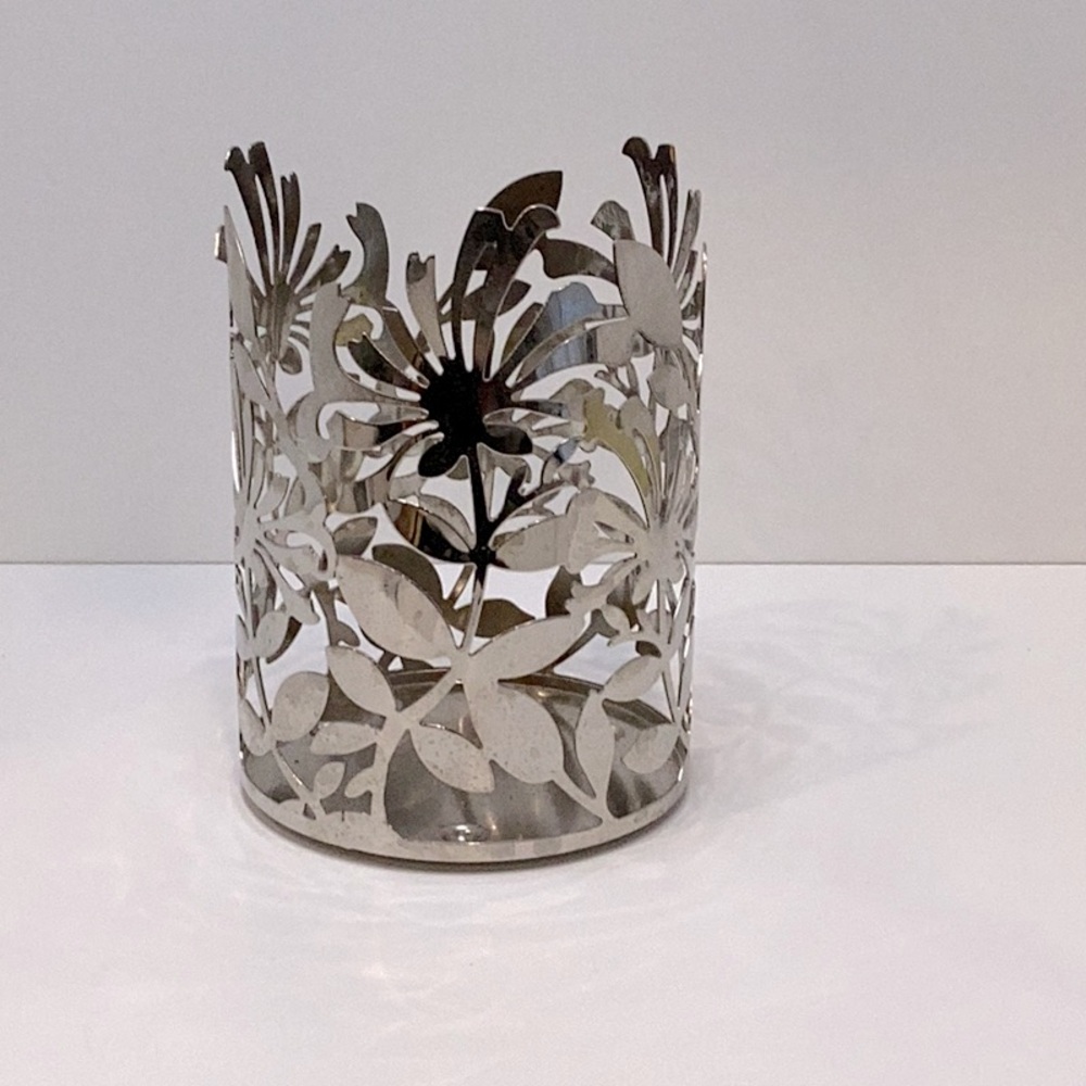 🌺 Bath & Body Works Tall Metal Candle Holder with Flowers - Picture 4 of 10